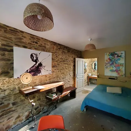 Domaine Du Mas Coutant Bed & Breakfast *
