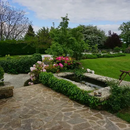 Domaine Du Mas Coutant Bed & Breakfast *